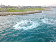   بالصور: صيادو مدينة يافا ينظمون استعراضاً بالقوارب مقابل متنزه العجمي خلال صلاة العيد